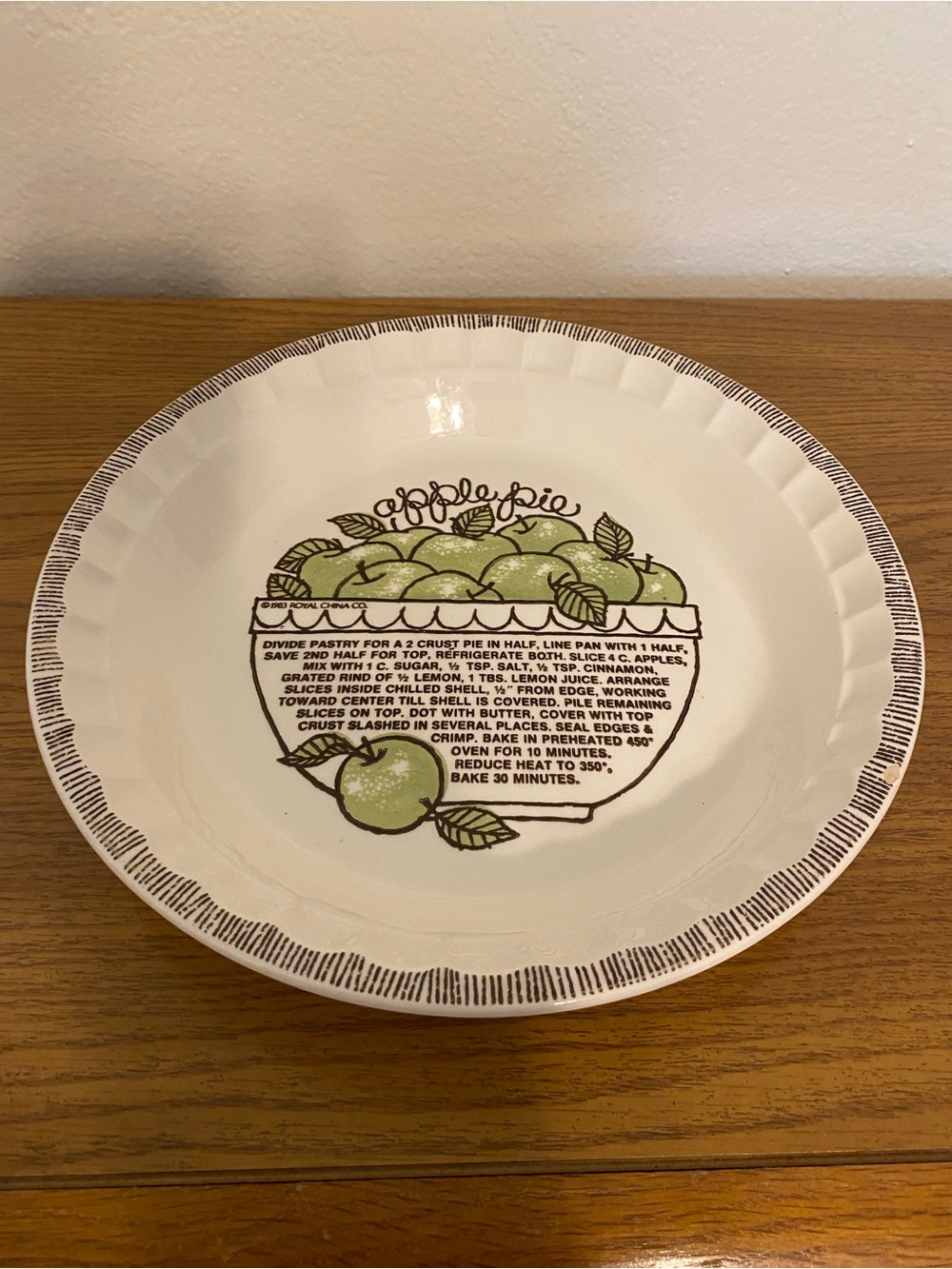 Ceramic Apple Dessert Plate in White and Green with Printed Recipe